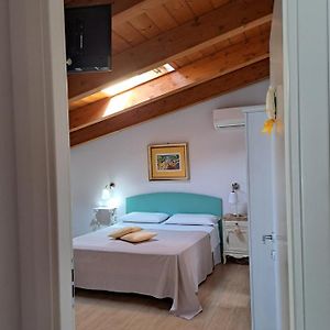 Camera grande con letto king size